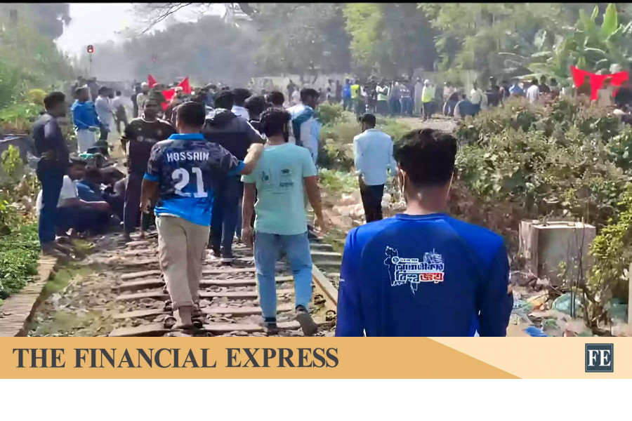 Diploma engineers’ blockade halts Dhaka’s rail links with Mymensingh, Rajshahi