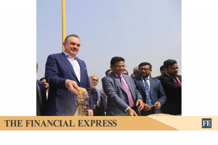 US Ambassador visits Ctg Port as major US wheat shipment arrives