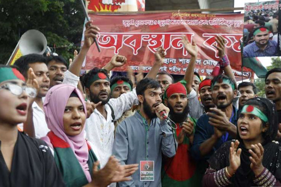 Protesters block Shahbagh for second day to demand July charter
