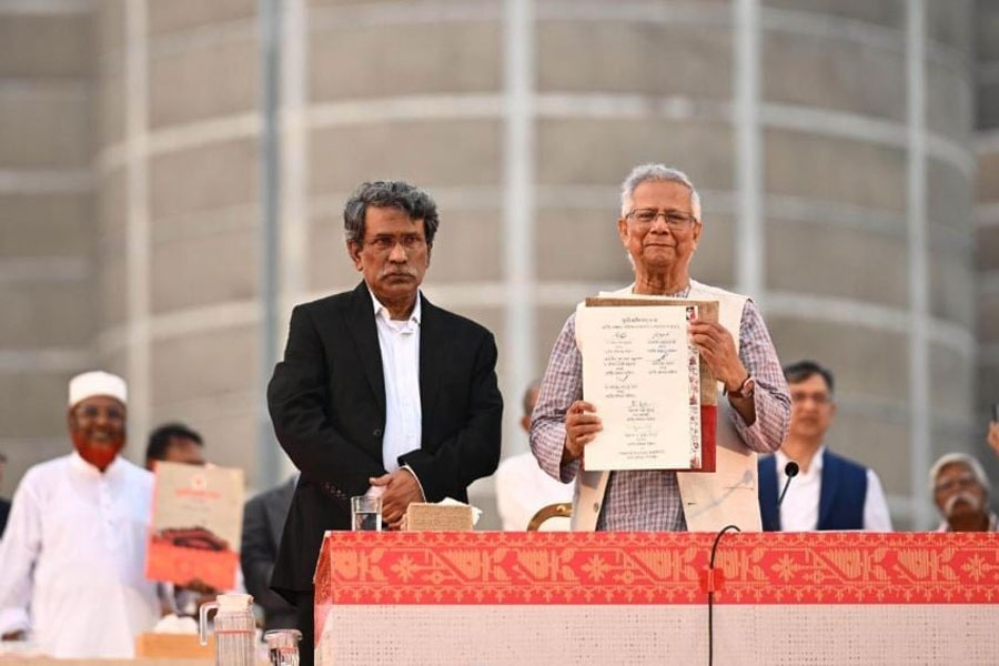 Representatives of political parties signed the July National Charter at the South Plaza of the National Parliament on Friday in the presence of Professor Muhammad Yunus, the chief advisor to the interim government and head of the National Consensus Commission.