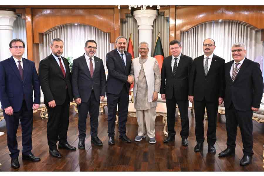 Turkish parliamentary delegation calls on chief adviser