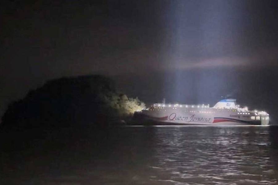 A South Korean ferry carrying about 260 passengers is stranded near a rocky island in the sea off Shinan, South Korea, Nov 19, 2025.