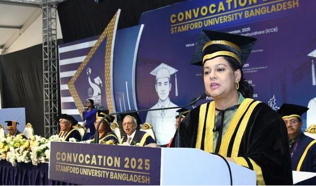 Adviser Syeda Rizwana Hasan addressed at Convocation 2025 of Stamford University Bangladesh in the capita today. Photo: PID