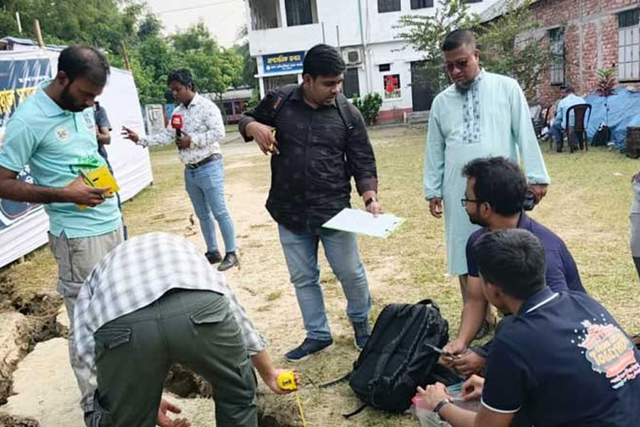 DU team collects soil from fissures in earthquake epicentre in Ghorashal