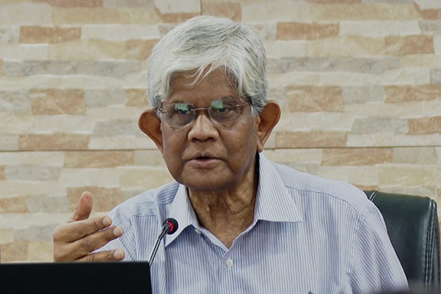 'Only political govt can control commodity prices successfully'