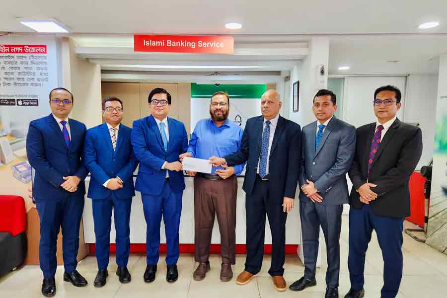 Pragati Insurance settles its first non-life car insurance claim under Bancassurance partnership of Midland Bank