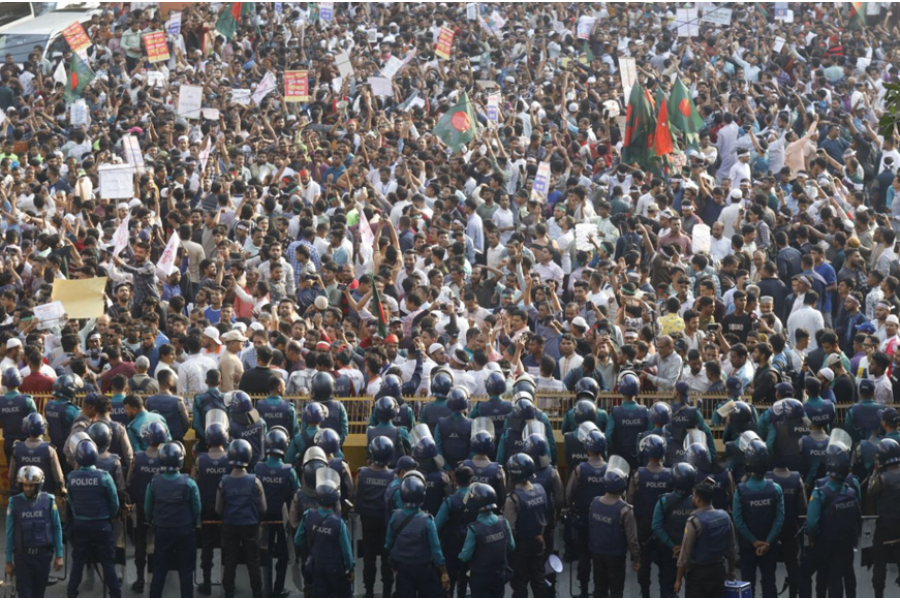 Protesters block Dhaka’s Shahbagh to demand Barishal-Bhola Bridge
