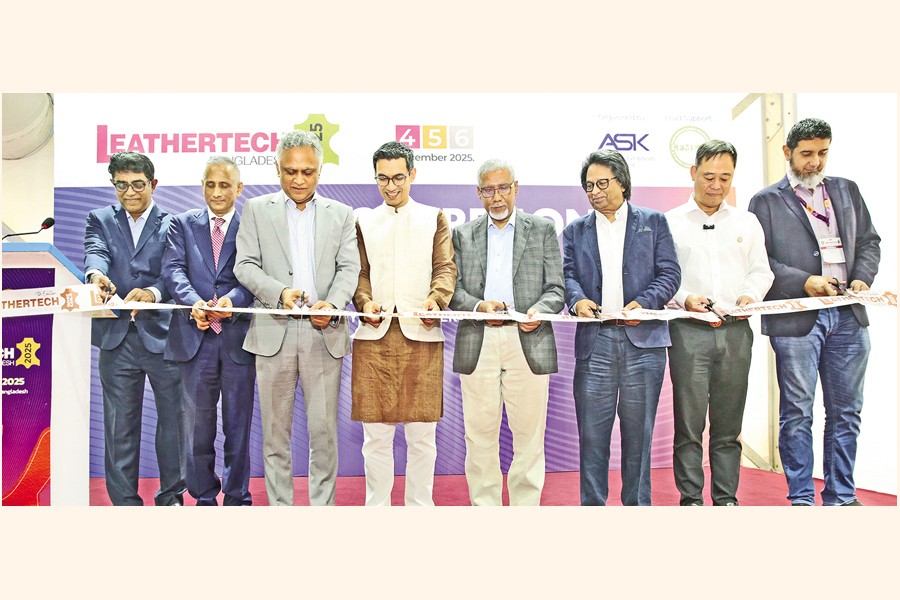 BIDA Executive Chairman Chowdhury Ashik Mahmud Bin Harun along with LFMEAB President Syed Nasim Manzur and other guests inaugurates 'Leathertech Bangladesh 2025' at the Expo Village of the International Convention City Bashundhara (ICCB) in the capital on Thursday. — FE Photo