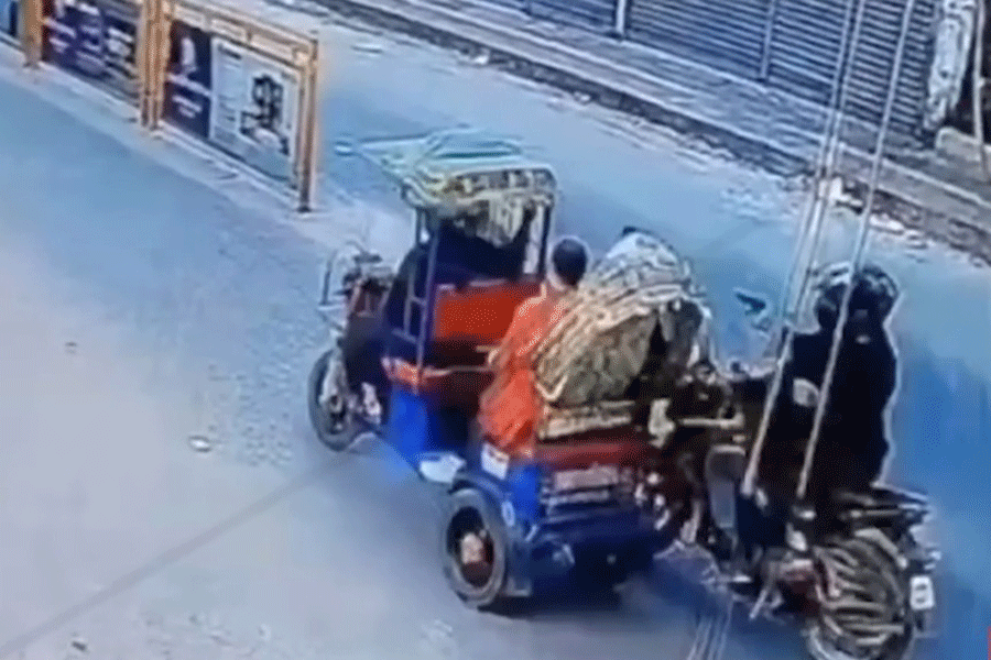 Hadi attack: Prime suspect&rsquo;s father detained as RAB widens investigation