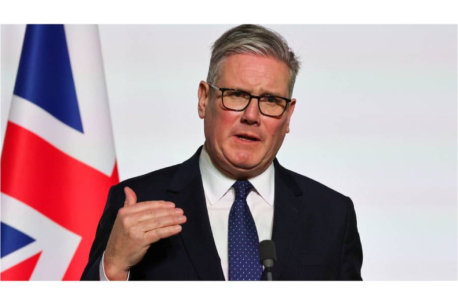 Britain's Prime Minister Keir Starmer delivers a press conference upon the signing of the declaration on deploying post-ceasefire force in Ukraine, during the so-called 'Coalition of the Willing' summit, at the Elysee Palace in Paris, France, Jan 6, 2026.