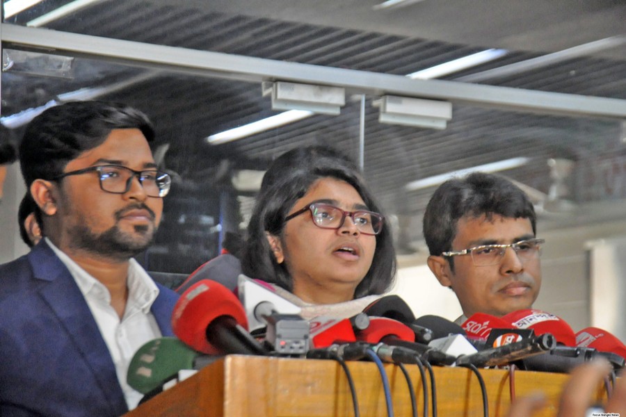 Former National Citizen Party leader and Dhaka-9 independent candidate Tasnim Jara talking to journalists after attending the nimination review appeal hearing at Nirbachan Bhaban in the capital's Agargaonon Saturday. — Focus Bangla