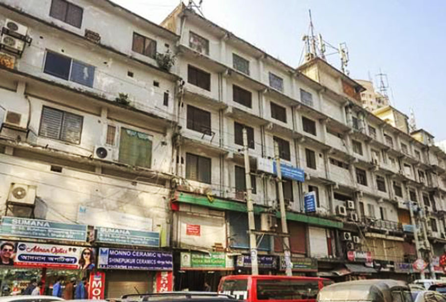 DNCC seals off Gulshan1 shopping centre The Financial Express
