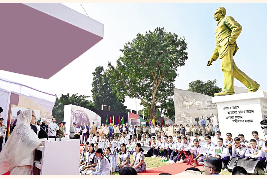 Prime Minister Sheikh Hasina speaking after inaugurating 'Mrityunjoyee Prangyan' featuring a sculpture of Father of the Nation Bangabandhu Sheikh Mujibur Rahman at Bijoy Sarani in Dhaka on Friday —PID photo