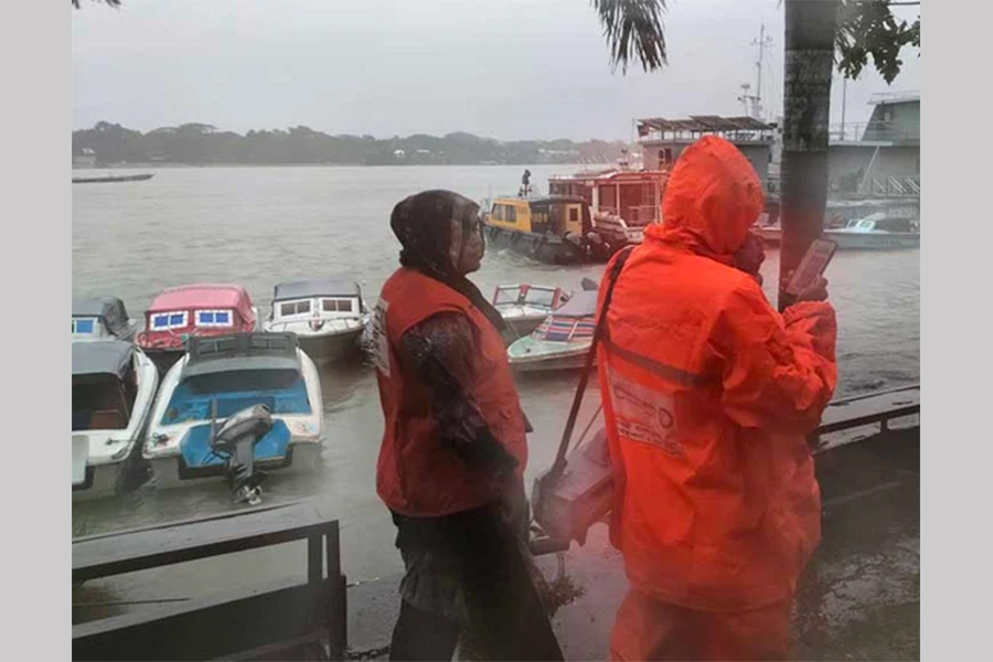 Bangladesh issues danger signal 7 for ports as cyclone Midhili
