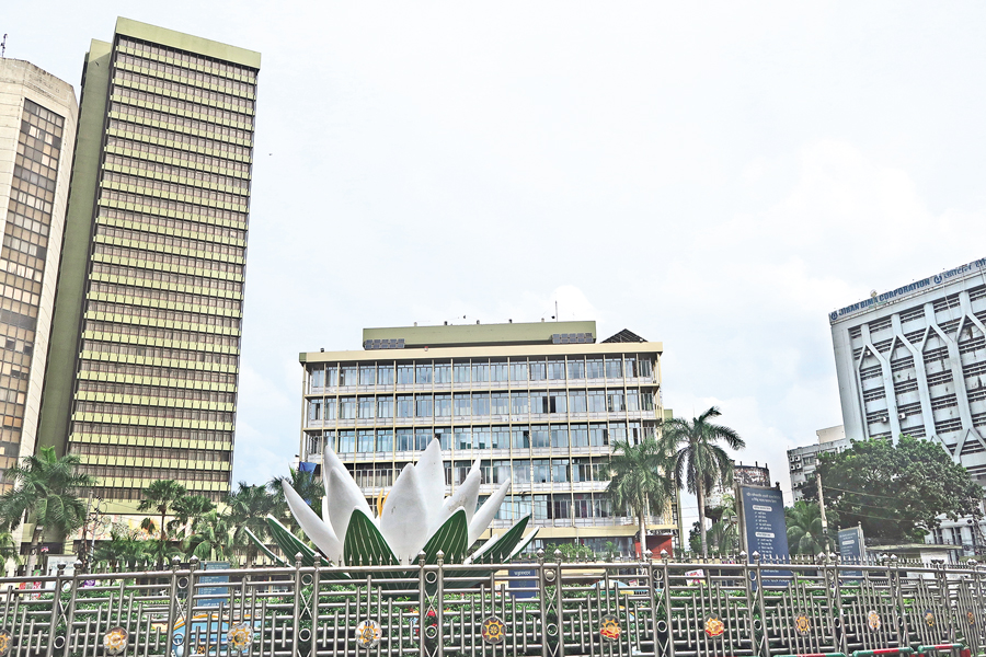 Bangladesh Bank headquarter in Dhaka—FE Photo