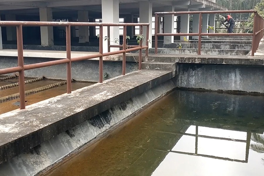 Photo shows a water treatment plant at Hatirbagan in Narail district town that has remained idle for a long time —FE Photo