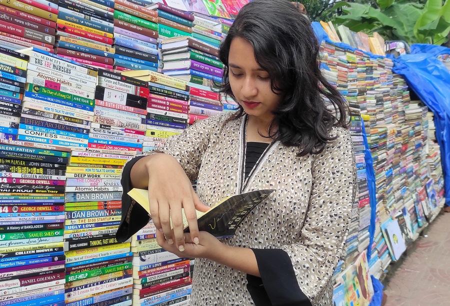 No matter how they got to know about these pop novels, all of them have a common point, and that is buying books from the Nilkhet