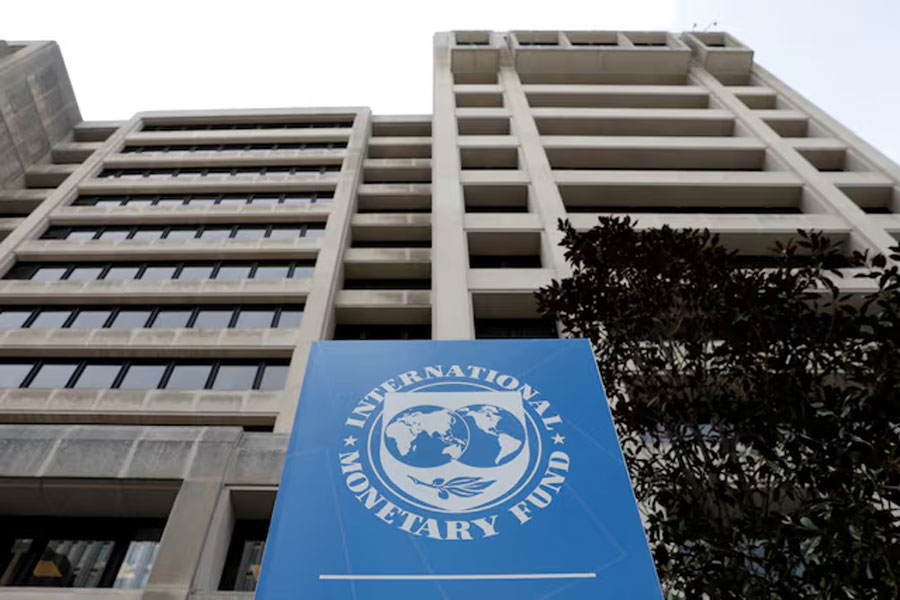 The International Monetary Fund (IMF) headquarters building is seen ahead of the IMF/World Bank spring meetings in Washington, US, April 8, 2019.