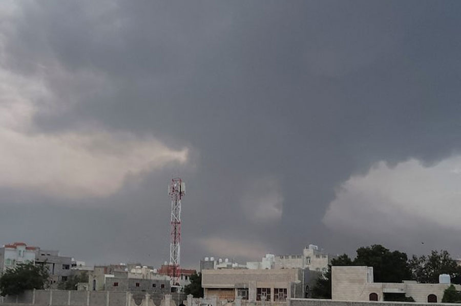 Smoke rises from the site of Israeli air strikes in the Red Sea port city of Hodeidah, Yemen September 29, 2024.