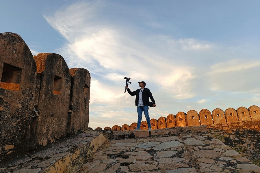 Representational image