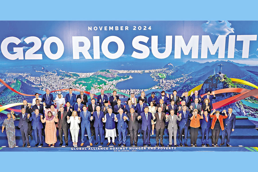 G-20 nations' leaders along with senior delegates and guests at a photo session in Rio de Janeiro, Brazil during the summit took place on November 18-19 this year