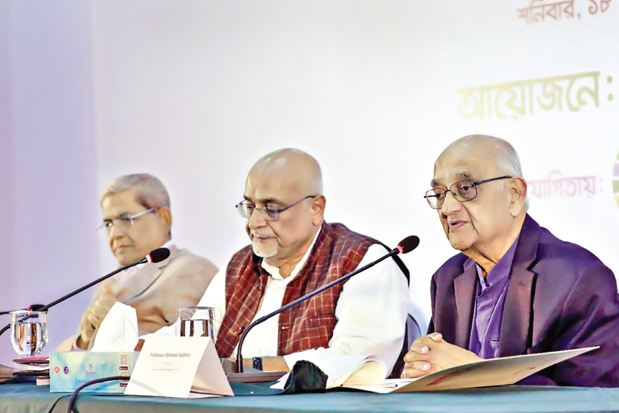 Chairman of Centre for Policy Dialogue Professor Rehman Sobhan speaks at a symposium titled 'White Paper and Thereafter: Economic Management, Reforms, and National Budget' at the Bangabandhu International Conference Centre in city on Saturday. Renowned economist Dr. Debapriya Bhattacharya and BNP Secretary General Mirza Fakhrul Islam Alamgir were also present.  — FE Photo
