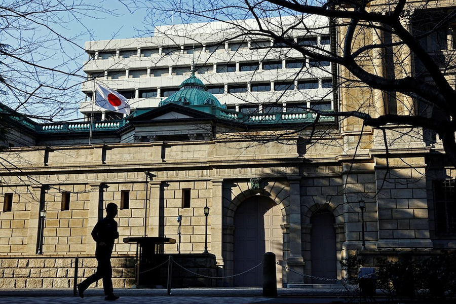 A passerby walks past in front of the Bank of Japan headquarters in Tokyo, Japan on January 23, 2025 — Reuters photo