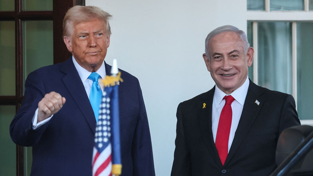 US President Donald Trump welcomes Israeli Prime Minister Benjamin Netanyahu at the entrance of the White House in Washington, US, Feb 4, 2025. REUTERS/Leah Millis