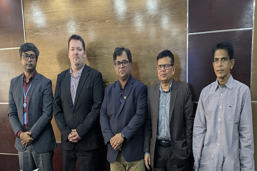 ILO representative- Satil Munzoor Al Mahmud and Mr Ron Johnson; NSU representative- Ar Shahriar Iqbal Raj, Dr Mahmud Akhter Shareef and Saiful Islam (from left to right)