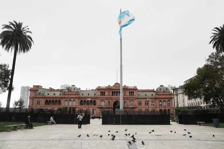 Argentine flag flutters in front of the presidential palace, Casa Rosada, as Argentina's government expects the International Monetary Fund board will approve a $20 billion loan, in Buenos Aires, Argentina April 11, 2025.