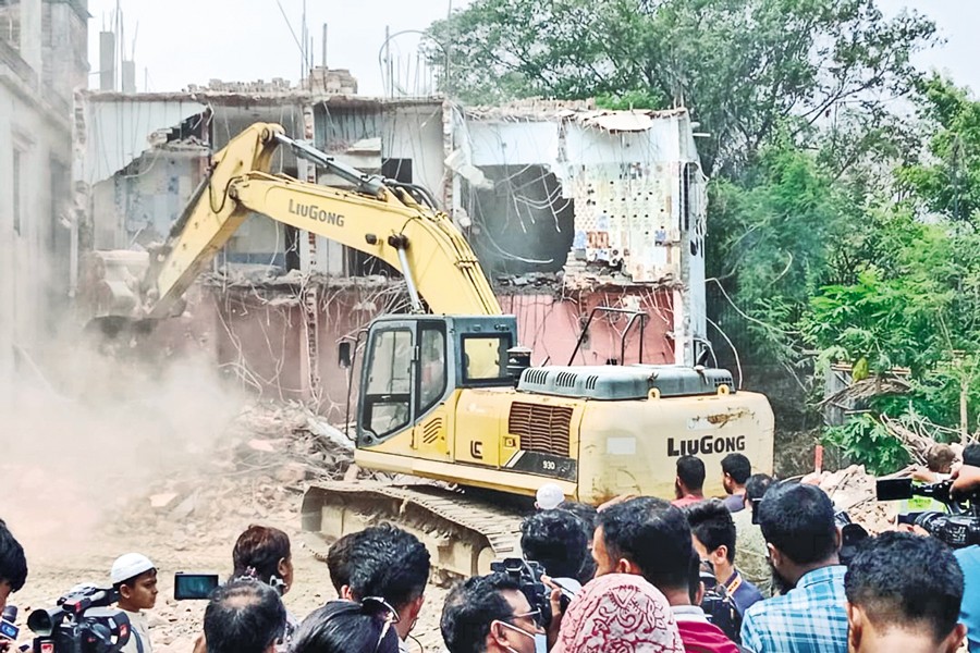 Dhaka North City Corporation (DNCC) demolished several illegal structures at Katasur, Mohammadpur in the capital on Wednesday during a drive to recover the Haikkar Khal (canal) there