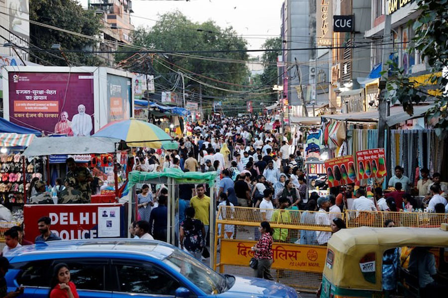 A general view of a crowded market in New Delhi, India, September 5, 2023.