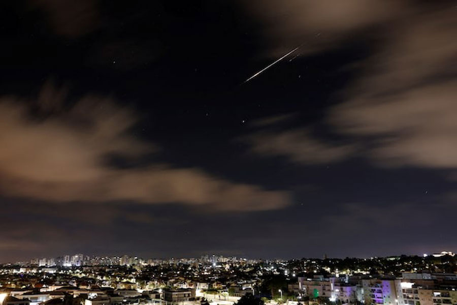 A surface-to-surface missile that was launched from Yemen towards Israel is intercepted by Israel's Arrow system outside of Israeli territory according to the Israeli military, as seen from Ashkelon, Israel, September 27, 2024 REUTERS/Amir Cohen