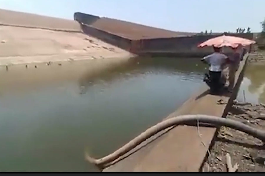 indian-official-drains-entire-dam-to-retrieve-phone-dropped-during