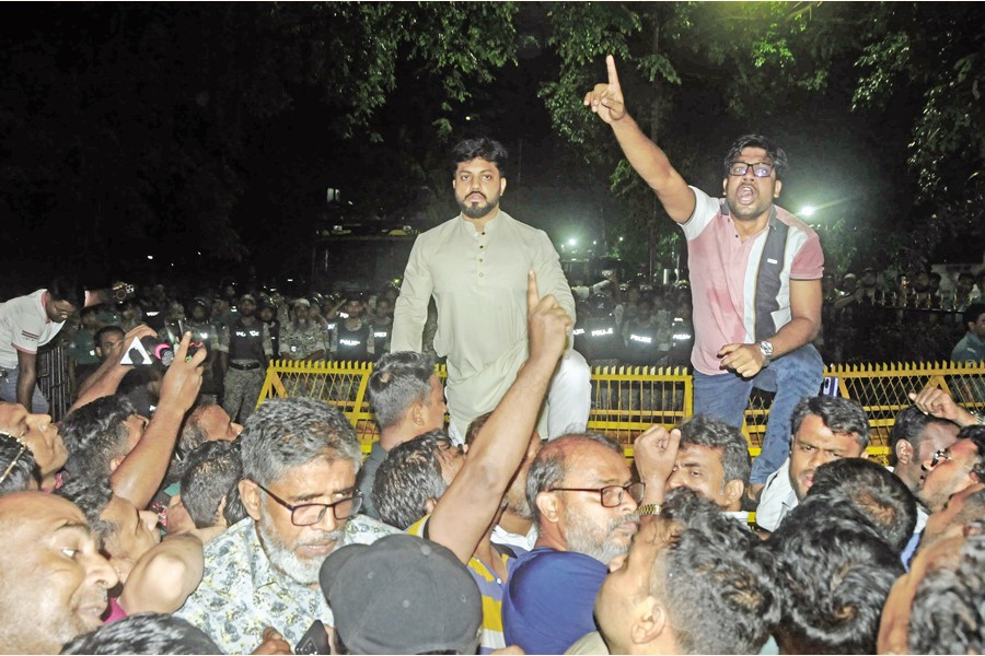 BNP leader Ishraque Hossain joins a protest rally on Wednesday night, which began in the morning in Dhaka's Kakrail, demanding that he be sworn in as the mayor of Dhaka South City Corporation (DSCC)