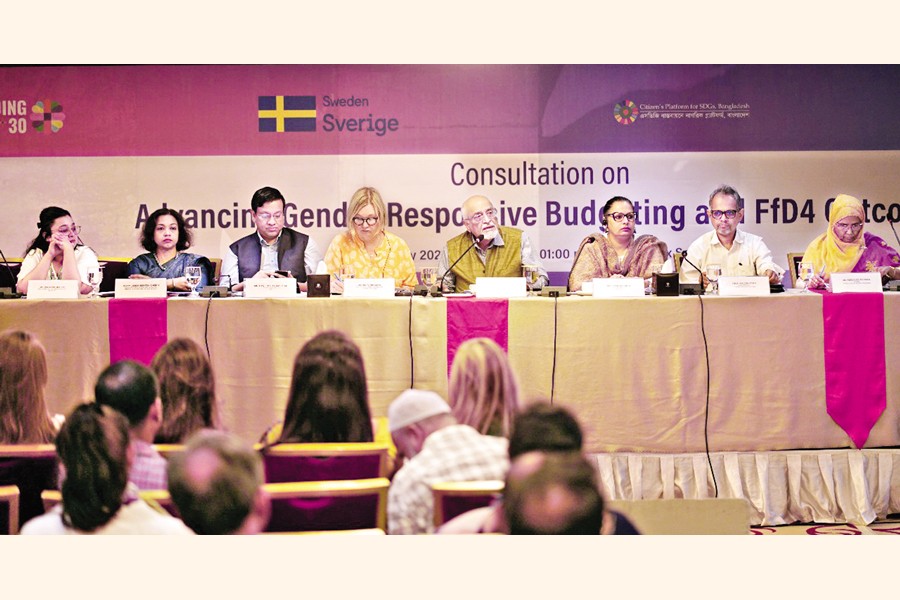 CPD Distinguished Fellow Dr Debapriya Bhattacharya moderating a consultation on advancing gender-responsive budgeting and FfD4 (financing for development) in the capital on Monday. Citizen's Platform for SDGs, Bangladesh in collaboration with UN Women organised the event. — FE Photo