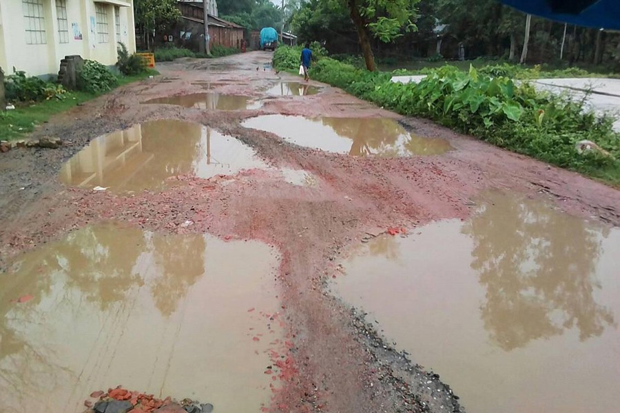 A partial view of the dilapidated Dupchanchia-Talora connecting road in Dupchanchia upazila of Bogura — FE Photo