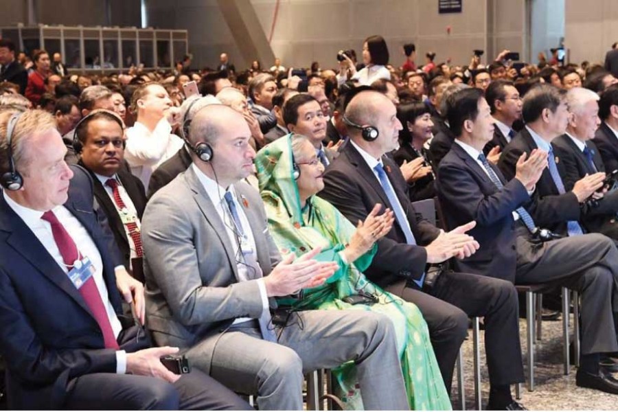 Prime Minister Sheikh Hasina (third from left) during a session of World Economic Forum (WEF)'s Annual Meeting of the New Champions 2019 in the Chinese city of Dalian on July 0 2, 2019. —Photo : PID