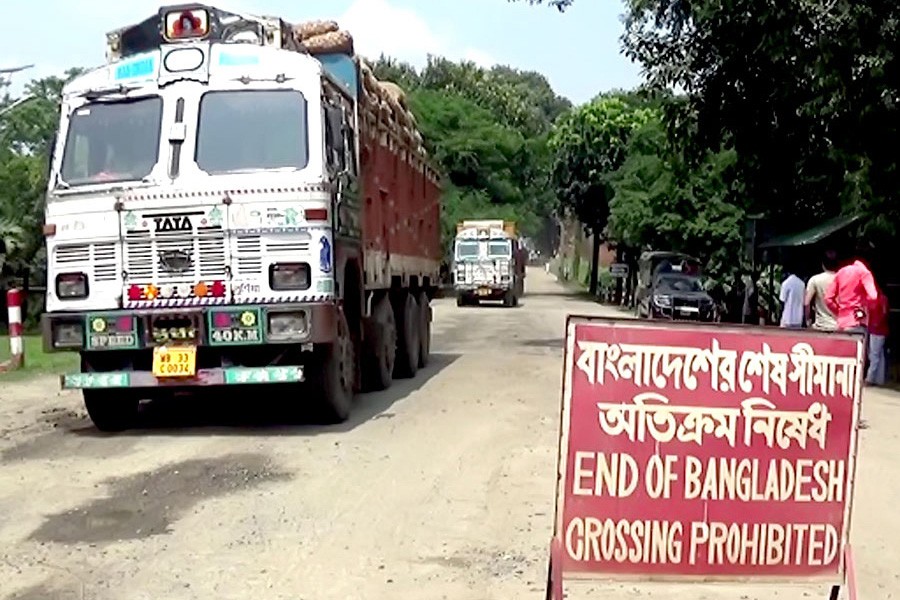 Sona Masjid Land Port in Chapainawabganj district under Rajshahi division — FE Photo