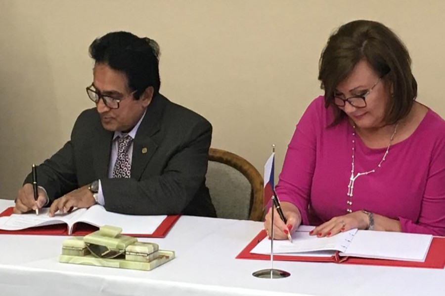 NBR chairman Md Mosharraf Hossain Bhuiyan, also senior secretary of the Internal Resources Division (IRD), and Czech Republic's deputy prime minister-cum-finance minister Alena Schillerova signing a double taxation avoidance agreement (DTAA) at Prgue on Wednesday