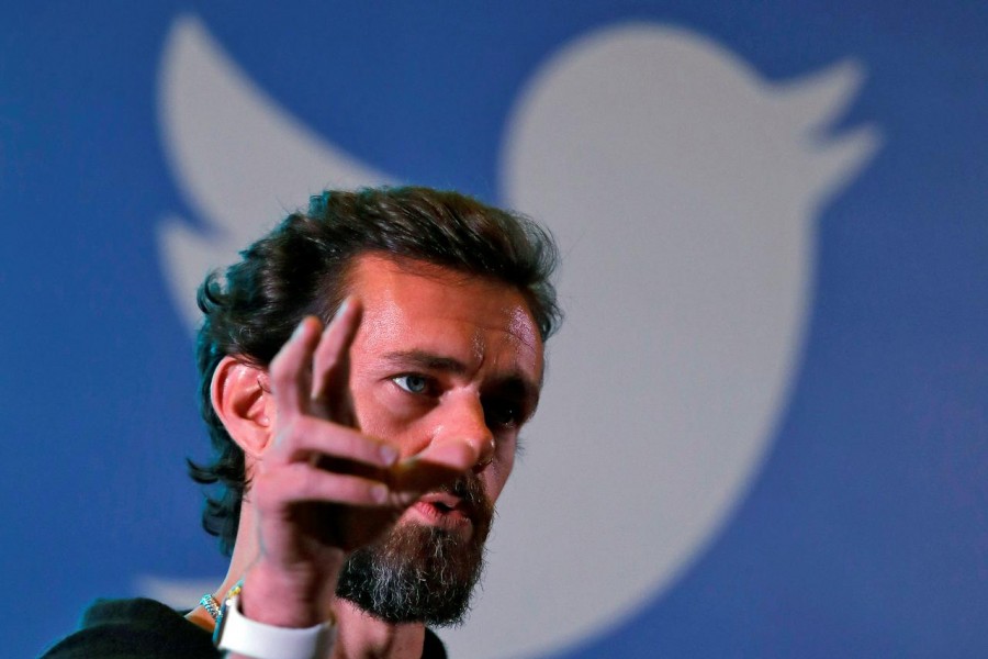Technology News June 11, 2019 / 11:41 PM / 10 months ago Twitter chief Jack Dorsey helps UK refugee entrepreneurs take payments Paul Sandle 3 Min Read LONDON (Reuters) - Square, the payments company co-founded by Twitter chief executive Jack Dorsey, has launched an initiative to enable refugee entrepreneurs to accept card and mobile payments, to help get their businesses off the ground. FILE PHOTO: Twitter CEO Jack Dorsey addresses students during a town hall at the Indian Institute of Technology (IIT) in New Delhi, India, November 12, 2018. REUTERS/Anushree Fadnavis