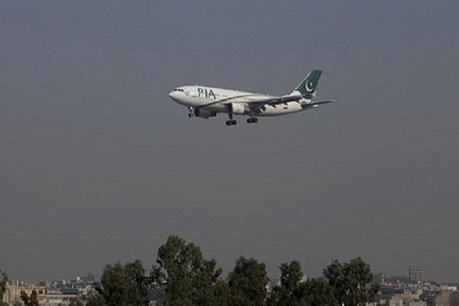 A Pakistan International Airlines (PIA) passenger plane arrives at the Benazir International airport in Islamabad, Pakistan, December 02, 2015 — Reuters/Files